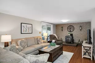 749 Park Ave, Belford, NJ 07718 - Photo 9