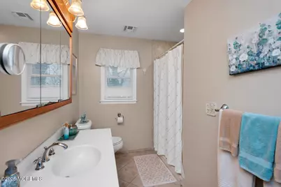 749 Park Avenue, Belford, NJ 07718 - Photo 23