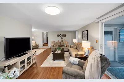 749 Park Avenue, Belford, NJ 07718 - Photo 11