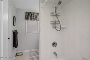 749 Park Ave, Belford, NJ 07718 - Photo 25