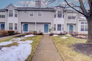 104 Wellington Ct, Manalapan Township, NJ 07726 - Photo 3