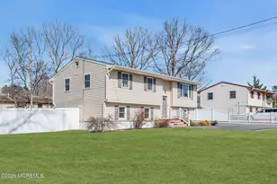 725 Commonwealth Blvd, Toms River Township, NJ 08757 - Photo 3