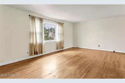 88 Lynn Court, Belford, NJ 07718 - Photo 3