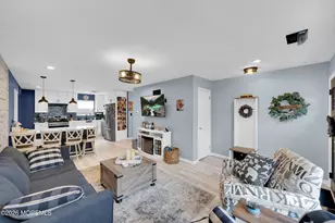 67 Farnworth Close, Freehold, NJ 07728 - Photo 5