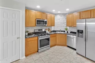 18 Bridge Pointe Dr, South Amboy, NJ 08879 - Photo 21