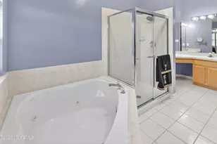 18 Bridge Pointe Dr, South Amboy, NJ 08879 - Photo 27