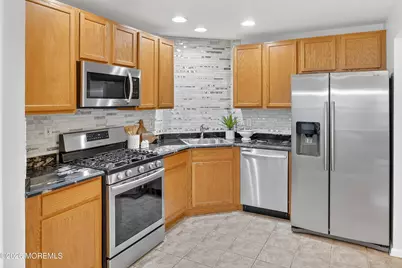 18 Bridge Pointe Drive #18, South Amboy, NJ 08879 - Photo 17