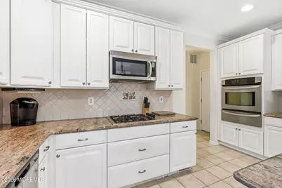 1801 Finderne Street, Oakhurst, NJ 07755 - Photo 9