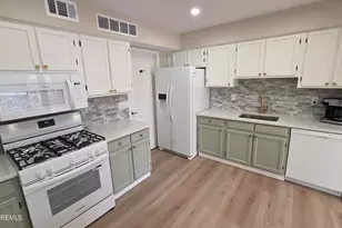 99 Oak Ln, Eatontown, NJ 07724 - Photo 17