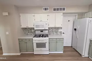 99 Oak Ln, Eatontown, NJ 07724 - Photo 21