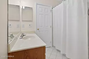 46 Demarest Dr, Manalapan Township, NJ 07726 - Photo 17