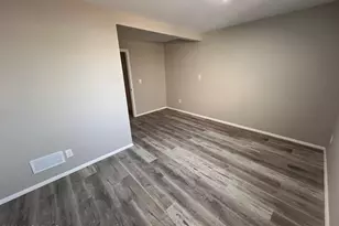 19 Laurel Ave, Keansburg, NJ 07734 - Photo 5