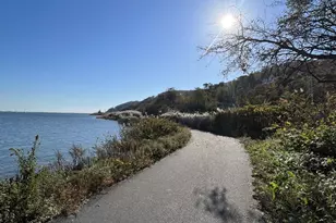 1015 Wedgewood Cir, Belford, NJ 07718 - Photo 25