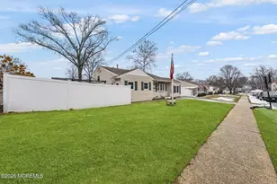 12 Fairview Ln, Hazlet Township, NJ 07730 - Photo 3