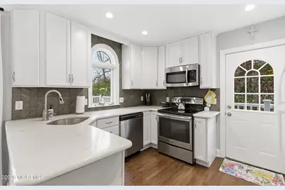 96 Lake Shore Drive, Red Bank, NJ 07701 - Photo 11