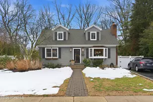 96 Lakeshore Dr, Red Bank, NJ 07701 - Photo 31