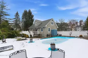 96 Lakeshore Dr, Red Bank, NJ 07701 - Photo 33