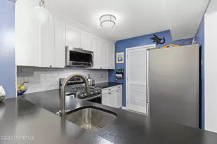 19 Phoenix Ct, Tinton Falls, NJ 07712 - Photo 9