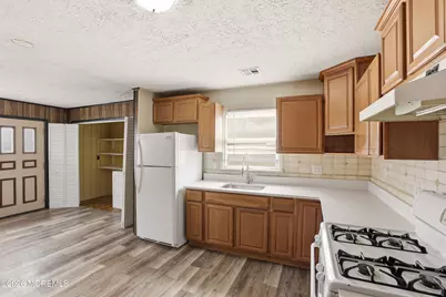3446 Bergen Avenue, Toms River Township, NJ 08753 - Photo 9