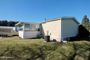 606 Jerome Pl, Freehold, NJ 07728 - Photo 33