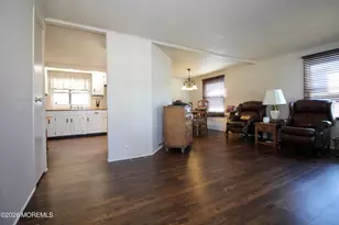 606 Jerome Pl, Freehold, NJ 07728 - Photo 7