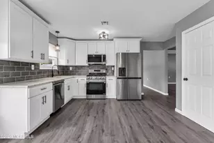18 Cabrillo Blvd, Toms River Township, NJ 08757 - Photo 9
