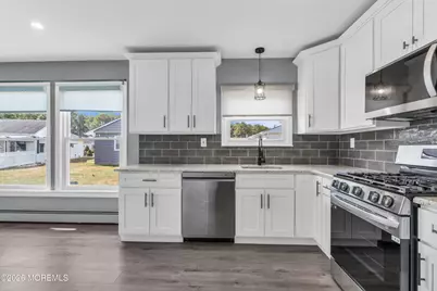 18 Cabrillo Boulevard, Toms River Township, NJ 08757 - Photo 7