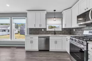 18 Cabrillo Blvd, Toms River Township, NJ 08757 - Photo 7