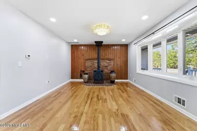 629 W Commodore Boulevard, Jackson, NJ 08527 - Photo 5