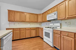 52 Bunker Hill Dr, Allentown, NJ 08501 - Photo 11