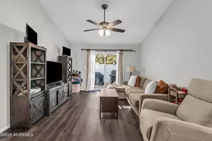 21 Dawn Ct, Tinton Falls, NJ 07724 - Photo 9