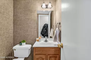 21 Dawn Ct, Tinton Falls, NJ 07724 - Photo 5