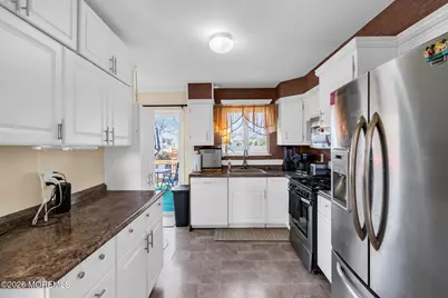 32 Koenig Lane, Freehold, NJ 07728 - Photo 7