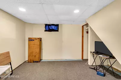 32 Koenig Lane, Freehold, NJ 07728 - Photo 15