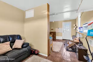 32 Koenig Ln, Freehold, NJ 07728 - Photo 9