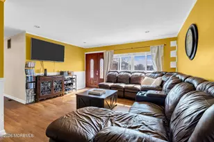 32 Koenig Ln, Freehold, NJ 07728 - Photo 3