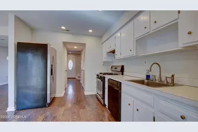 43 Kingsley Way, Freehold, NJ 07728 - Photo 7