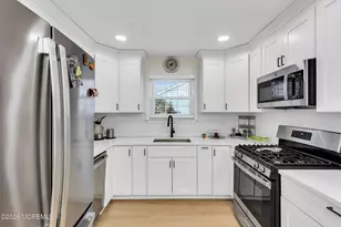 37 Murray Hill Terrace, Marlboro Township, NJ 07746 - Photo 25