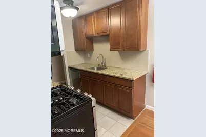 32 Manchester Court #D, Freehold, NJ 07728 - Photo 3