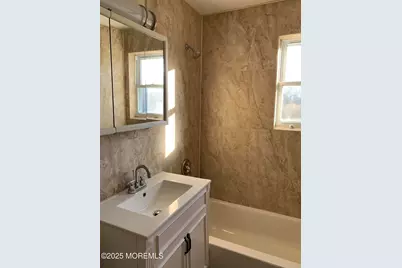 32 Manchester Court #D, Freehold, NJ 07728 - Photo 9