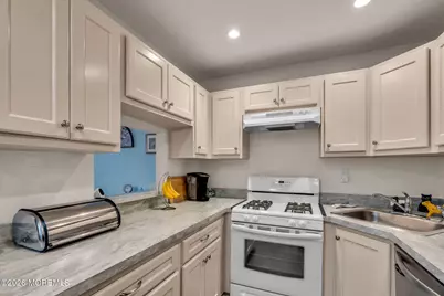 67 Cranberry Court #132, Red Bank, NJ 07701 - Photo 7