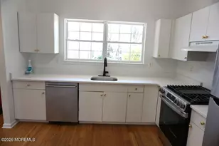 102 Cranbrook Ct, Holmdel, NJ 07733 - Photo 5