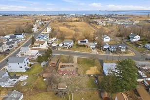 610 Center Ave, Belford, NJ 07718 - Photo 17