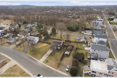 610 Center Avenue, Belford, NJ 07718 - Photo 7