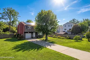 610 Center Ave, Belford, NJ 07718 - Photo 1