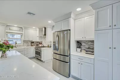 110 Courtland Lane, Aberdeen Township, NJ 07747 - Photo 15