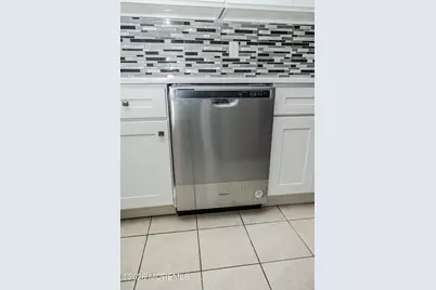 18 Windsor Terrace #18, Freehold, NJ 07728 - Photo 9