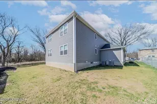 67 S Maplewood Ave, Woodbridge Township, NJ 08832 - Photo 3