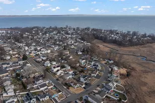 882 Woodmere Dr, Aberdeen Township, NJ 07735 - Photo 25