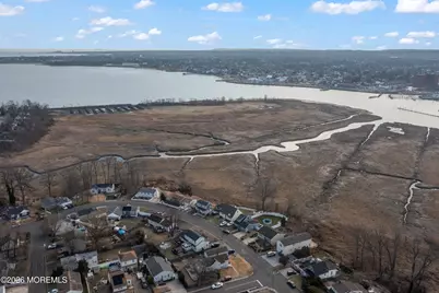 882 Woodmere Drive, Aberdeen Township, NJ 07735 - Photo 23